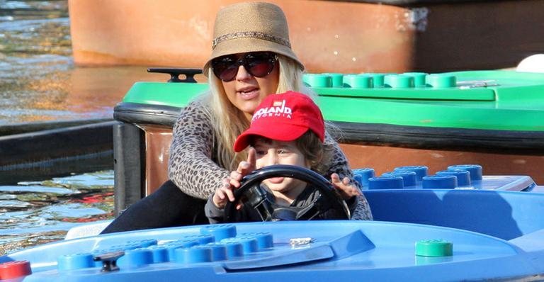 Christina Aguilera: festa com o filho Max - The Grosby Group