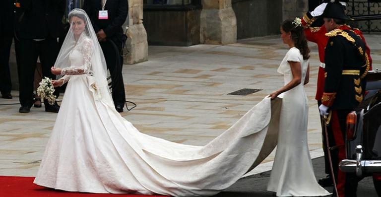 Vestido usado por Kate Middleton em seu enlace com o Príncipe William - Getty Images