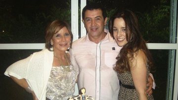 Lu Barbosa comemora aniversário com o amigo e cantor Beto Barbosa e a filha, Pamela Barbosa, em SP.