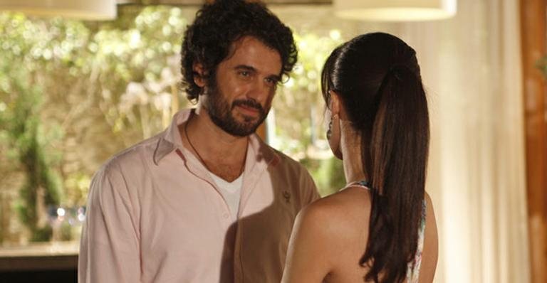 Gabriel (Eriberto Leão) e Manuela (Marjorie Estiano) - Reprodução / TV Globo