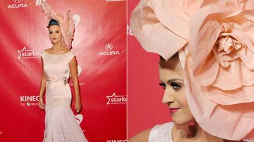 Katy Perry com enorme chapéu em forma de rosa no MusiCares Person of the Year Tribute 2012 - Getty Images