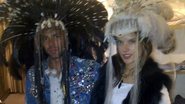 Matheus Mazzafera e Alessandra Ambrosio vestidos de índios - Reprodução/Twitter