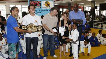 Flávio Canto e UFC fecham parceria social no Rio de Janeiro - Felipe Assumpção/AgNews
