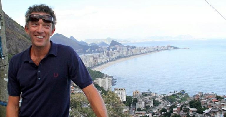 Vincent Cassel visita a comunidade do Vidigal no Rio de Janeiro - Daniel Delmiro / AgNews