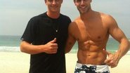 Ex-BBBs Fael e Jonas em praia no Rio - Reprodução Twitter