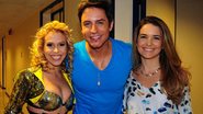 Joelma, Ricardo Tozzi e Claudia Abreu nos bastidores de 'Cheias de Charme' - Reprodução / TV Globo