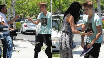 Justin Bieber se envolve em briga com paparazzo - Grosby Group