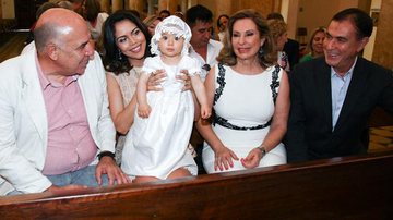 Amaury Jr. e Celina batizam Alice, filha de Daniela Albuquerque e Amilcare Dallevo - Manuela Scarpa/FotoRioNews