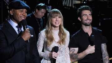 LL Cool J, Taylor Swift e Adam Levine no anúncio dos indicados ao Grammy 2013 - Getty Images
