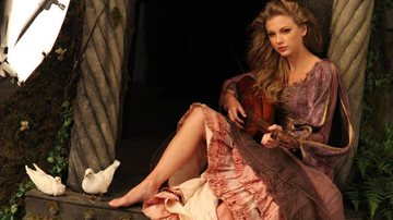 Taylor Swift é fotografada como Rapunzel por Annie Leibovitz para a Disney Dream Portraits - The Grosby Group