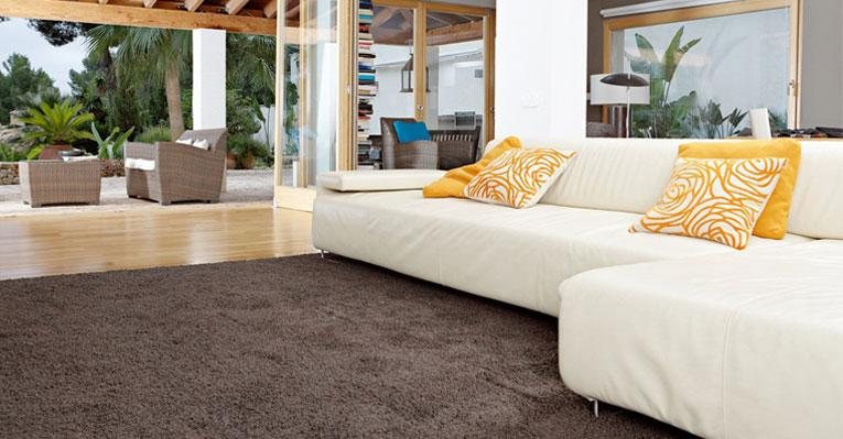 Saiba quais tecidos, cores e tipos de tapetes deixam o ambiente mais confortável - Shutterstock