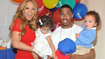 Mariah Carey e Nick Cannon com os filhos gêmeos, Monroe e Moroccan - Getty Images