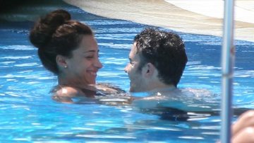 Kevin Jonas volta a curtir piscina com a mulher no Rio de Janeiro - Delson Silva/AgNews