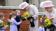 Rainha Elizabeth ganha flores de crianças em domingo de Páscoa - Reuters