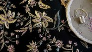 Antes de passar para as mãos da família Lesage, em 1924, o mais antigo atelier de bordados da França teve entre seus clientes Napoleão III e Madeleine Vionnet. Em 2002, o Lesage foi comprado pela Chanel - Getty Images