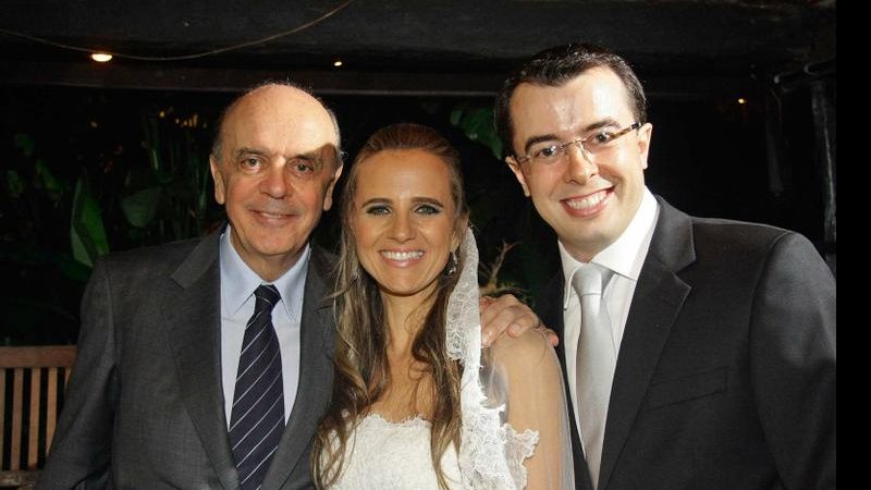José Serra felicita os noivos - -