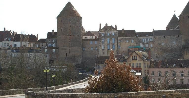 Semur-en-Auxois é uma das cidades da Borgonha, uma região encantadora da França - Arquivo Pessoal