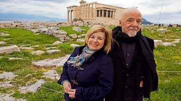 O mago recorre à extensa lista de adjetivos para descrever a inesquecível viagem com a amada e destaca o anfiteatro de Acrópole, o Partenon e o Templo de Hefesto. - Alvaro Teixeira