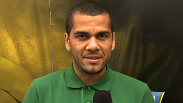 Daniel Alves, zagueiro da seleção brasileira - TV CARAS
