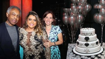 Em festa badalada, com muita música, diversão e surpresas, Preta Gil celebrou os seus 39 anos no bar do Copa, no Rio. - Vera Donato