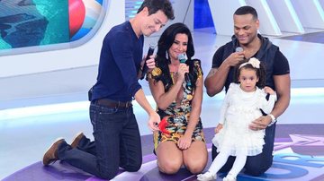 Tony Salles e Scheila Carvalho renovam votos de casamento na TV - Antônio Chahestian/Record