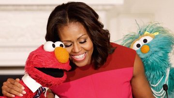 Michelle Obama  com Elmo e Rosita contra a obesidade infantil - Yuri Gripas/ Reuters