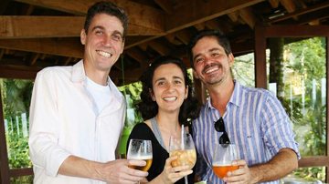 Trio Rodrigo, Luiza e Ricardo brindam o sucesso dos projetos na Ilha de Caras - Renato Wrobel