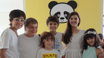 Atores mirins do SBT visitam crianças com câncer em São Paulo - Divulgação/Casa Hope