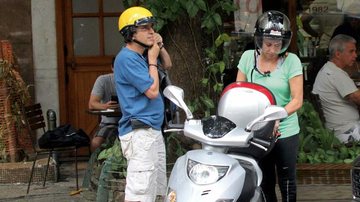 Totia Meireles usa moto para driblar o trânsito carioca - J. Humberto /Agnews