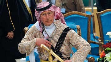 Príncipe Charles se veste a caráter na Arábia Saudita - Fayez Nureldine/ Reuters