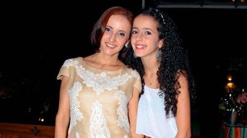 Gorete Milagres festeja prêmio ao lado da filha - Orlando Oliveira/ AgNews