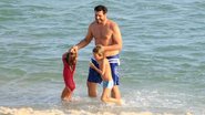 Thiago Lacerda curte dia de praia com a família - Dilson Silva/ AgNews