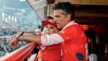 Solteira há três meses, Susana Vieira beija o político Marcio Gustavo Reis no desfile das campeãs - Agnews