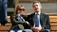 Nicolas Sarkozy e Carla Bruni aproveitam momento juntos em parque parisiense - Benoit Tessier/Reuters