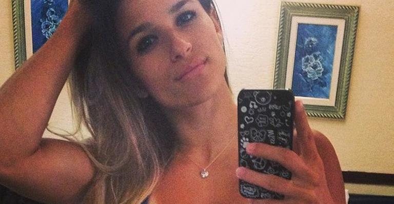 Atleta Jade Barbosa faz selfie em tarde de folga - Foto-montagem