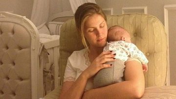Ana Hickmann e o filho Alexandre, nascido em março de 2014 - Reprodução/ Instagram