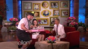 Mila Kunis é entrevistada por Ellen DeGeneres - Reprodução/YouTube