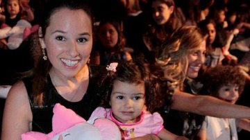 Mariana Belém e a filha, Laura - Paduardo / AgNews