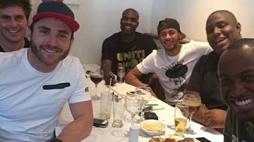 Neymar com Thiaguinho e amigos - Instagram/Reprodução