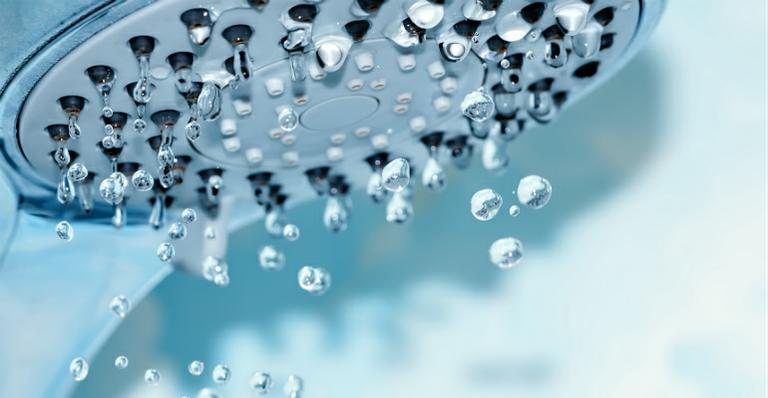 Saiba como reduzir o consumo de água de torneiras, chuveiros e vasos sanitários - Shutterstock