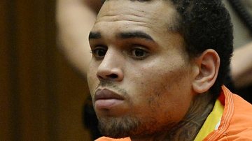 Chris Brown deixa a prisão e diz: "De volta para a música e aos fãs" - Getty Images
