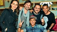 Fernanda Tavares, Murilo Rosa, Neymar, Daniel Alves e Isaac Azar no novo Paris 6 - DIVULGAÇÃO