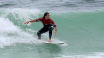 Rômulo Neto surfa no Rio de Janeiro - Dilson Silva / AgNews
