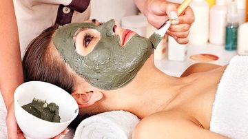 Pele oleosa: máscara de argila acaba com espinhas - Shutterstock