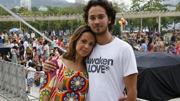 Vanessa Gerbelli e Gabriel Falcão em evento de meditação - Felipe Assumpção / AgNews