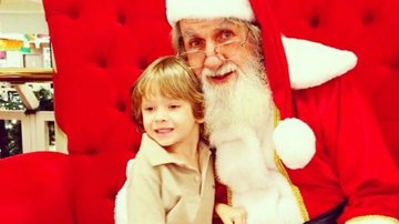 Adriane Galisteu mostra foto do filho com Papai Noel - Instagram/Reprodução