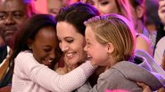 Angelina Jolie e as filhas Zahara e Shiloh - Getty Images