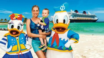 Ana e Jr. com o Pato Donald e Margarida em Castaway Cay, Bahamas - MATT STROSHANE