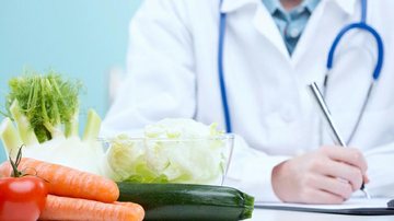 Nutricionista lista os erros que as pessoas cometem na hora de perder peso - Shutterstock