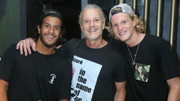 Marcello Novaes posa com os filhos Pedro e Diogo durante festa no Rio - Roberto Filho/BrazilNews